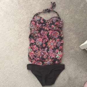 Maternity swimsuit, size small